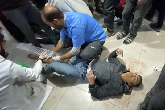 Ataque em fila de comida deixa 104 pessoas mortas na Faixa de Gaza