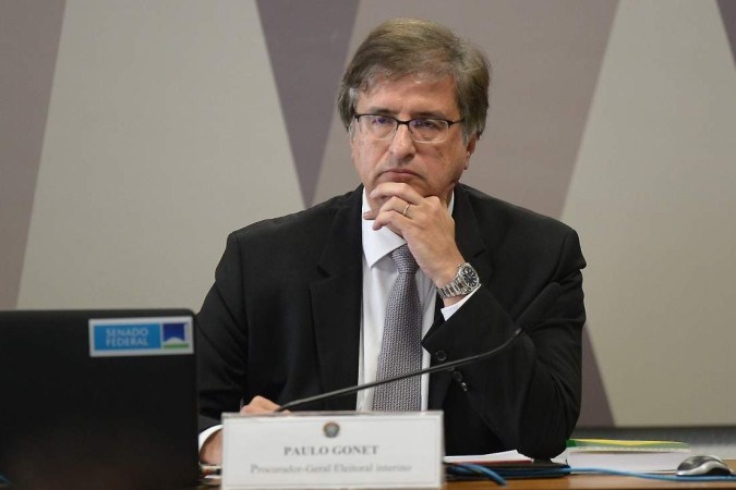 Procurador-geral da República evita acusar Bolsonaro durante período eleitoral