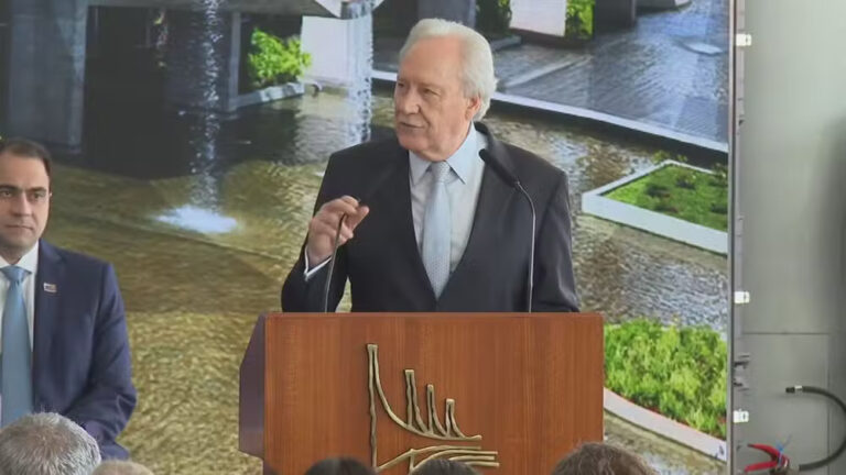 Lewandowksi assume Ministério da Justiça: Trabalho será continuação do de Dino, afirma
