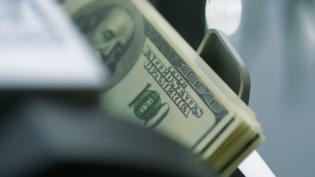 Investimentos estrangeiros no Brasil registram queda de 17% em 2023, segundo Banco Central