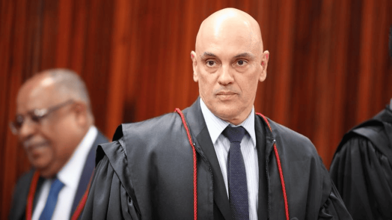 Moraes vota para permitir demissão sem justa causa em empresa pública como Caixa e Petrobras