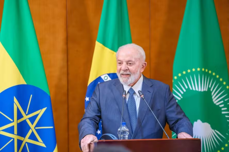 Israel convoca embaixador do Brasil após fala de Lula sobre Gaza