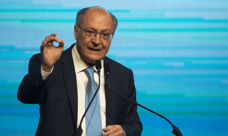 Política de incentivo industrial só dará certo se o custo Brasil for reduzido, diz Alckmin