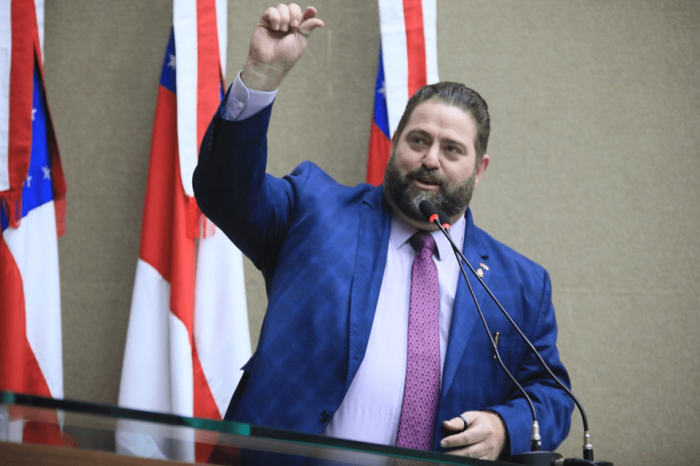 William Alemão antecipa apoio a Amom Mandel para prefeitura de Manaus