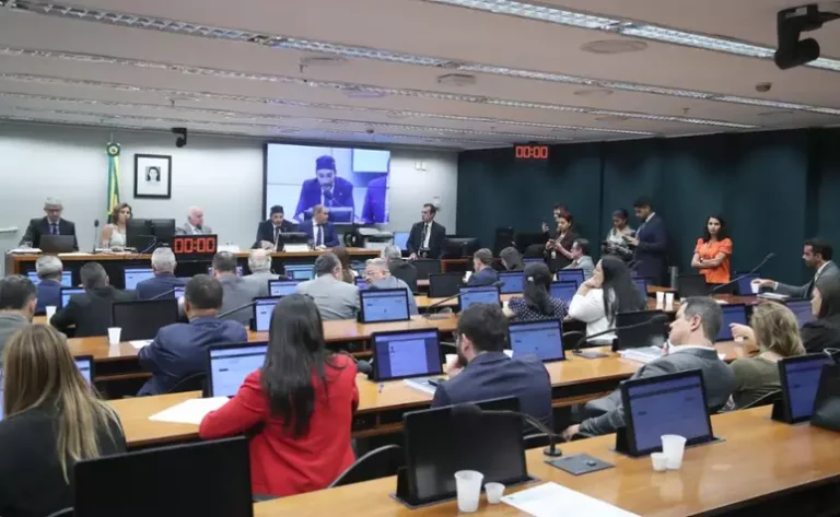 Comissão da Câmara aprova proposta que amplia imunidade tributária a igrejas