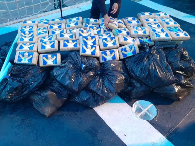 Carga com mais de 1 tonelada de maconha apreendida é incinerada
