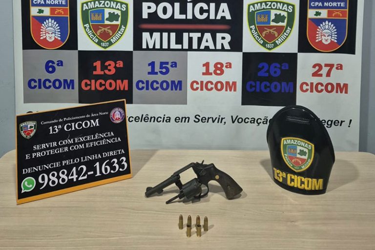 Após denúncia, homem é preso pela PM em posse de arma de fogo