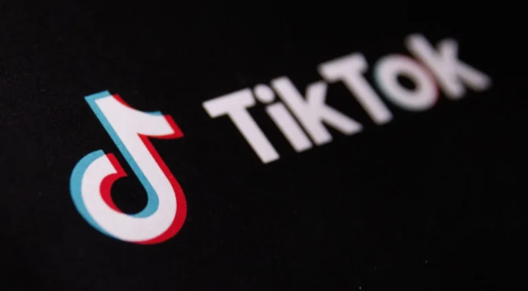 União Europeia vai investigar TikTok sobre proteção de crianças