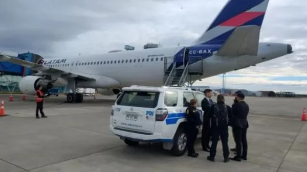 Turista britânico morre sentado ao lado de esposa  durante voo no Chile