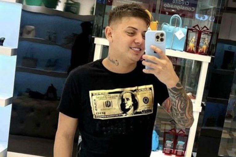 ‘Vitinho Cell’ é executado a tiros na zona Sul de Manaus ‘Vitinho Cell’ é executado a tiros na zona Sul de Manaus