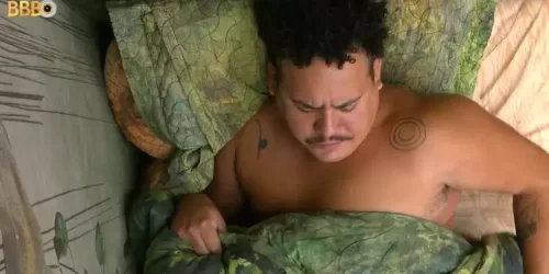 BBB 24: Lucas Buda acorda ao som de ‘Infiel’ de Marília Mendonça
