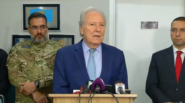 Lewandowski volta a Mossoró e diz que há "fortes indícios" de que fugitivos estão na área