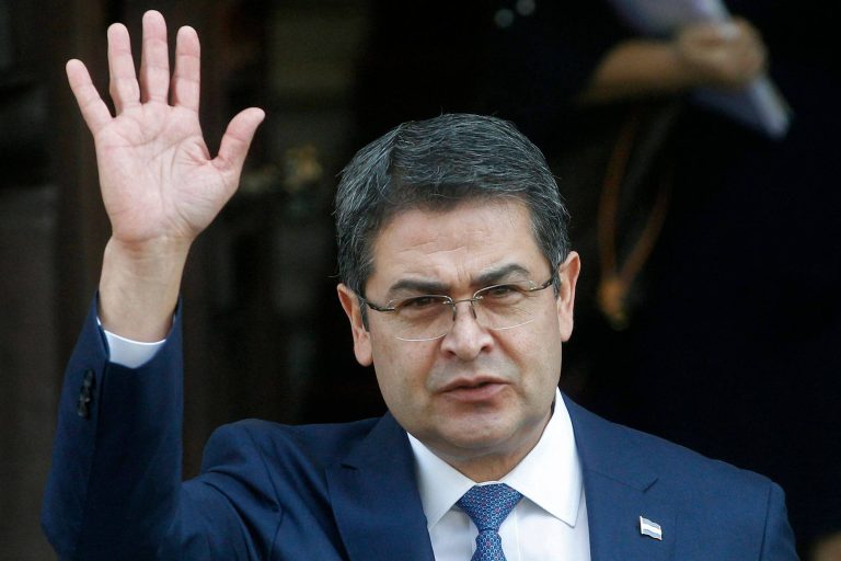 Ex-presidente de Honduras é condenado em julgamento por tráfico