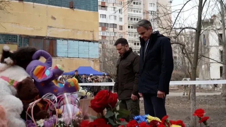 VÍDEO: Rússia bombardeia comitiva de Zelensky no sul da Ucrânia
