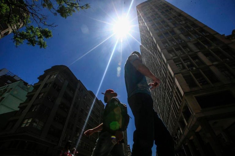 Brasil deve ter uma nova onda de calor este mês