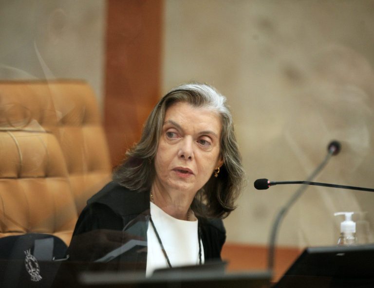 Cármen Lúcia se opõe a “anistia” para investigados e diz que inquérito sobre golpe é “gravíssimo”
