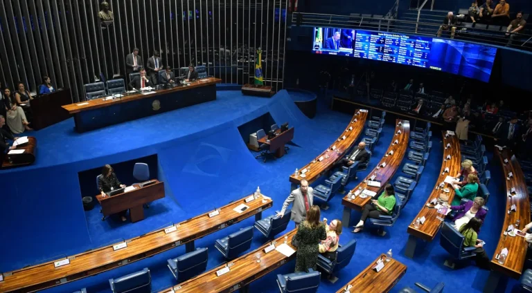 IPVA: Senado aprova PEC que isenta veículos com mais de 20 anos