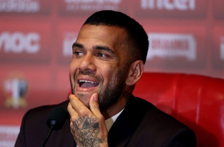 Daniel Alves paga fiança1 milhão de euros e pode sair em liberdade condicional nesta segunda (25/3)