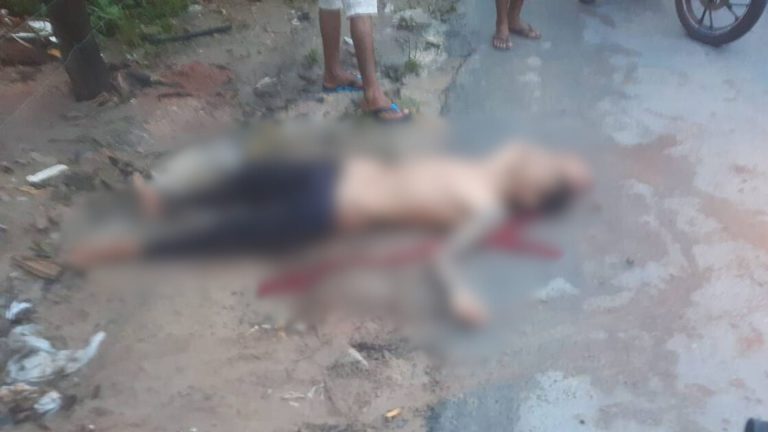 VÍDEOS: Enquanto procurava vítimas, suposto assaltante é morto por dupla ‘justiceira’, em Manaus