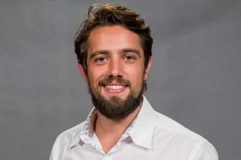 “Estava sob efeito de medicação”, diz assessoria de Rafael Cardoso após caso de agressão
