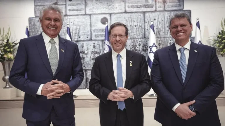 Presidente de Israel recebe governador de SP e GO em resposta aos ataques de Lula a Israel sobre conflito com o Hamas Presidente de Israel recebe governador de SP e GO em resposta aos ataques de Lula a Israel sobre conflito com o Hamas