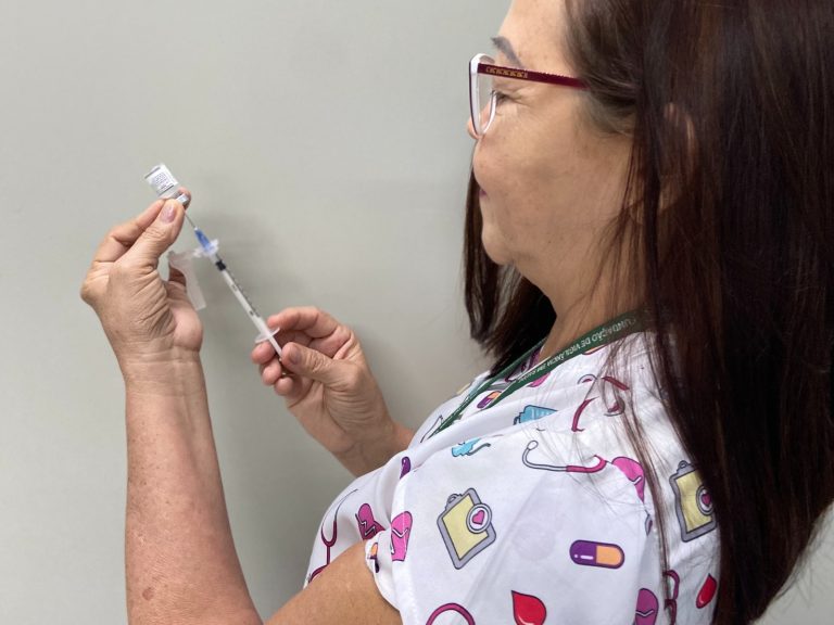 AMPLIADA: Crianças e adolescentes de 10 a 14 anos podem ser vacinadas contra dengue no AM