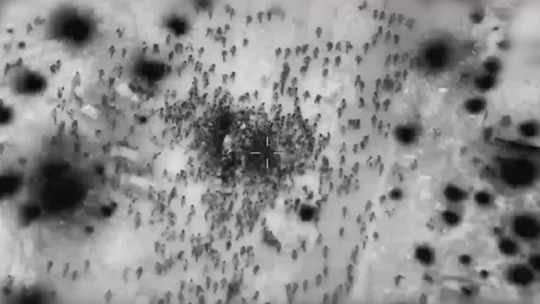 VÍDEO: Momento de ataque a palestinos que buscavam ajuda humanitária, em Gaza