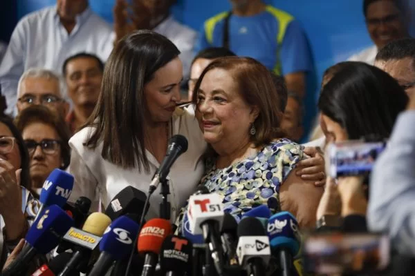 Oposição de Maduro não consegue registrar candidaturas para eleições presidenciais na Venezuela