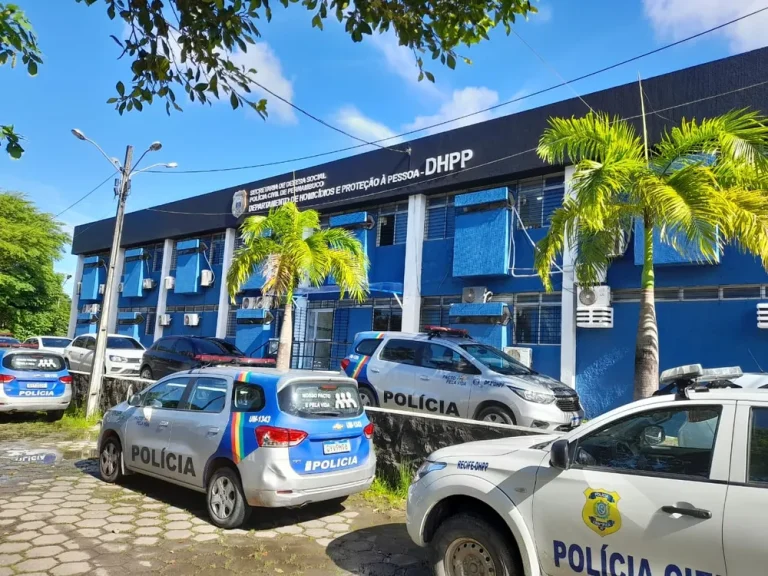 Jovem mata e decepa mãos do padrasto após vê-lo agredindo a mãe, no Recife