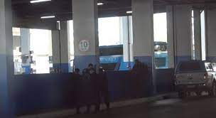 URGENTE: Passageiros são mantidos reféns em sequestro de ônibus no RJ