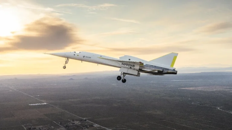 VÍDEO: Futuro sucessor do Concorde, avião supersônico faz primeiro voo como teste