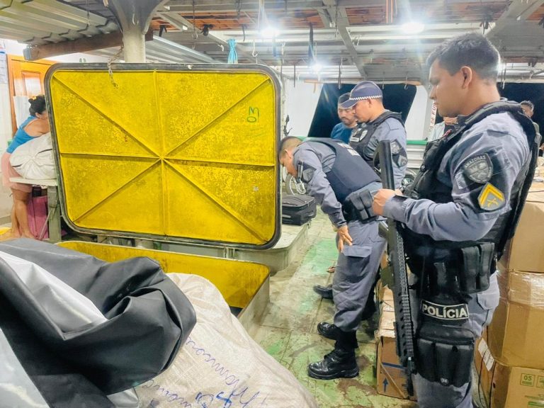 PM de Manicoré recebe denúncia e apreende 2kg de drogas em embarcação