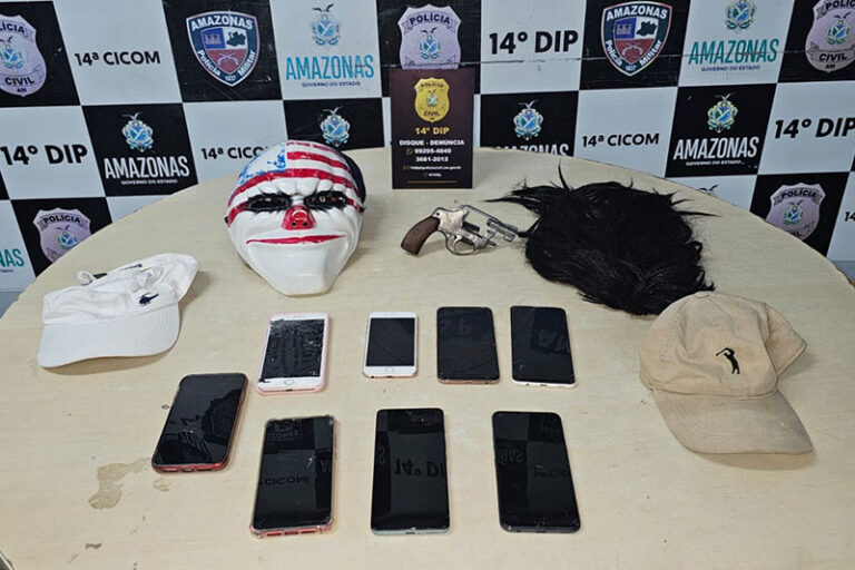 Homem é preso com arma de fogo e celulares roubados em Manaus