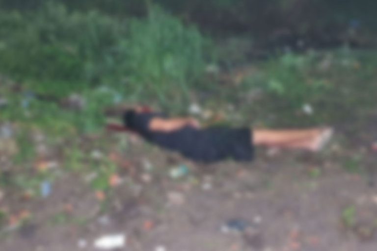 Em Manaus, CV executa suposto membro do PCC e deixa bilhete próximo ao corpo