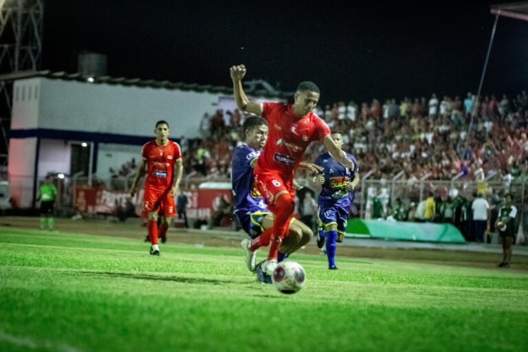 Em casa, Tubarão decide vaga para a semifinal do returno do Amazonense