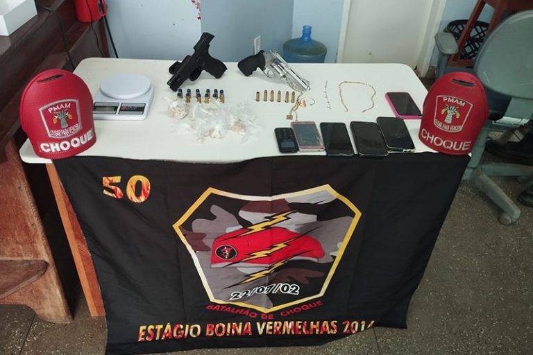 Mulher é presa com armas, drogas e munições em Novo Aripuanã (AM)