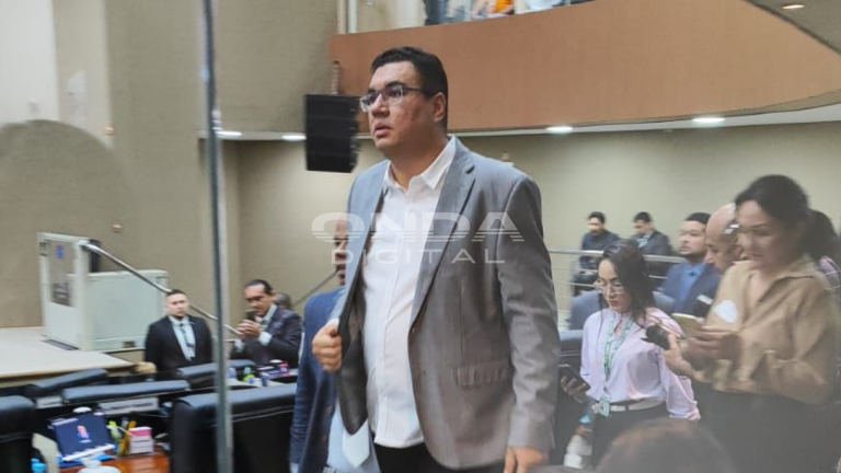 URGENTE: Secretário de comunicação esteve na CMM durante sessão, mas deverá se pronunciar nesta quarta-feira no parlamento (20)