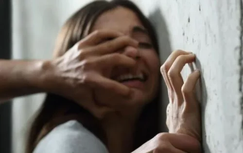 Em Manaus, homem é preso por estuprar mulher com quem mantinha conversas pelo WhatsApp