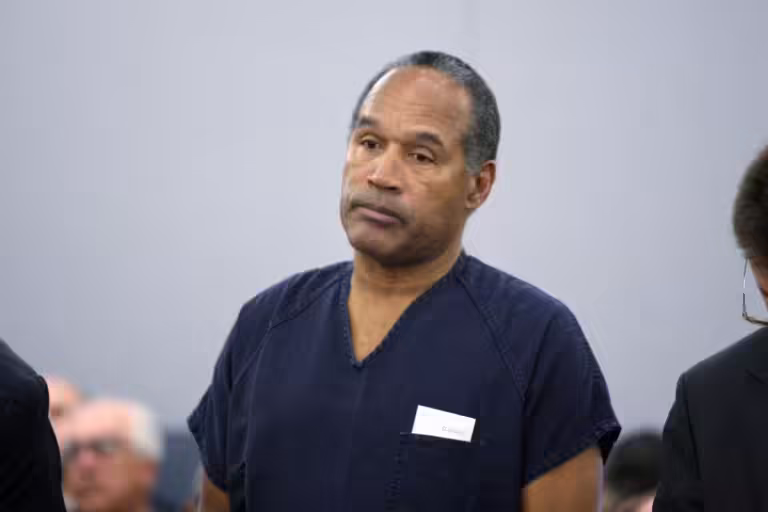 Morre O.J. Simpson, ex-jogador de futebol americano, aos 76 anos