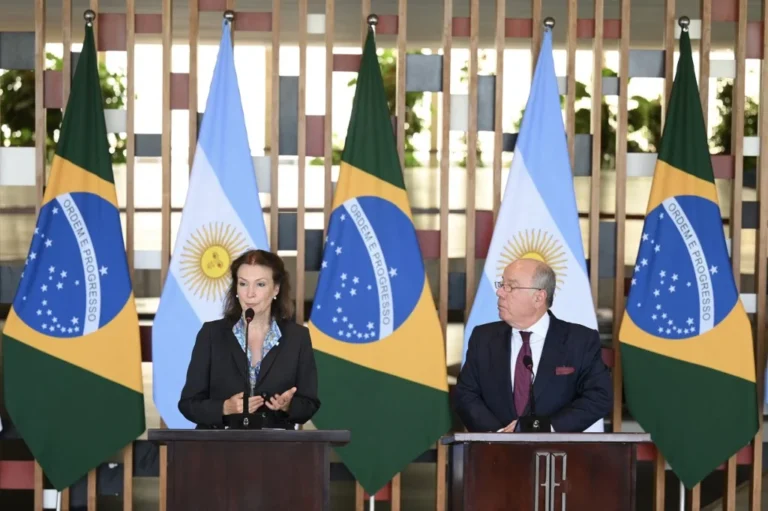 Moraes x Musk: chanceler argentina diz que Milei não interferirá no Judiciário de outro país