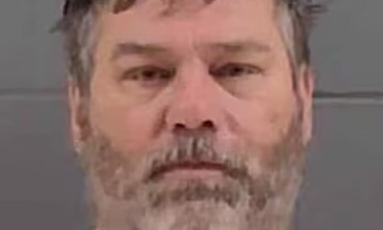 Homem de 54 anos é condenado a castração física por estupro de adolescente nos EUA