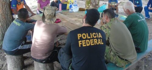 PF realiza missão em assistência à comunidade do Rio Abacaxis, no AM PF realiza missão em assistência à comunidade do Rio Abacaxis, no AM