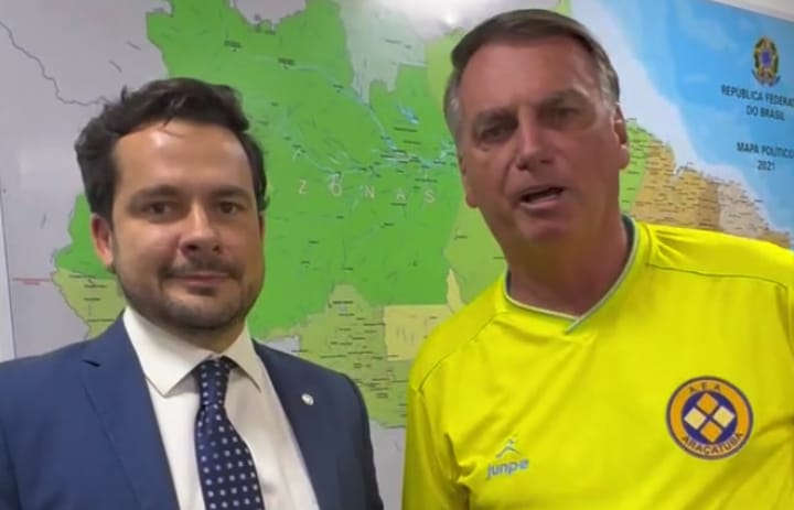 Ao lado de Alberto Neto, Bolsonaro anuncia que estará em Manaus nos dias 3 e 4 de maio