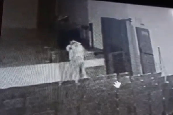 VÍDEO: Diretor é demitido ao ser filmado fazendo sexo em anfiteatro de escola, em SP
