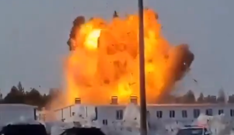 VÍDEO: Avião ucraniano sem piloto cai sobre prédio industrial na Rússia e deixa 13 feridos