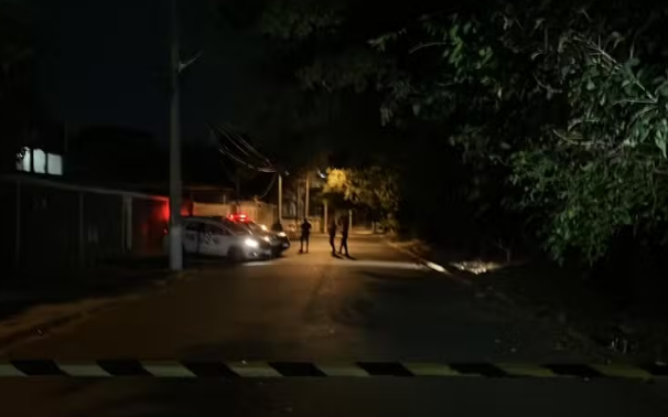 Vigilante armado invade casa, mata mulher e atira no próprio ouvido em SP
