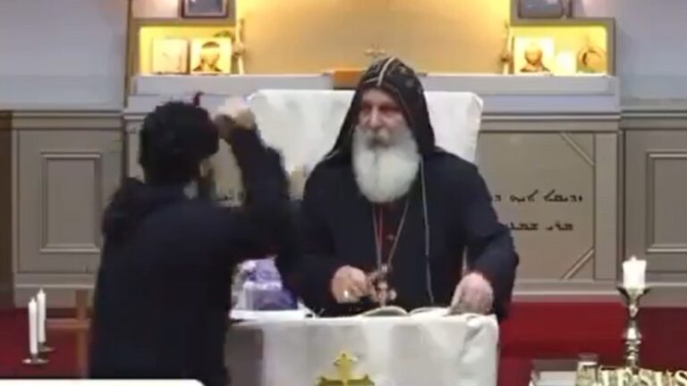 Após ataque durante missa em uma igreja, bispo é esfaqueado e várias pessoas ficam feridas na Austrália