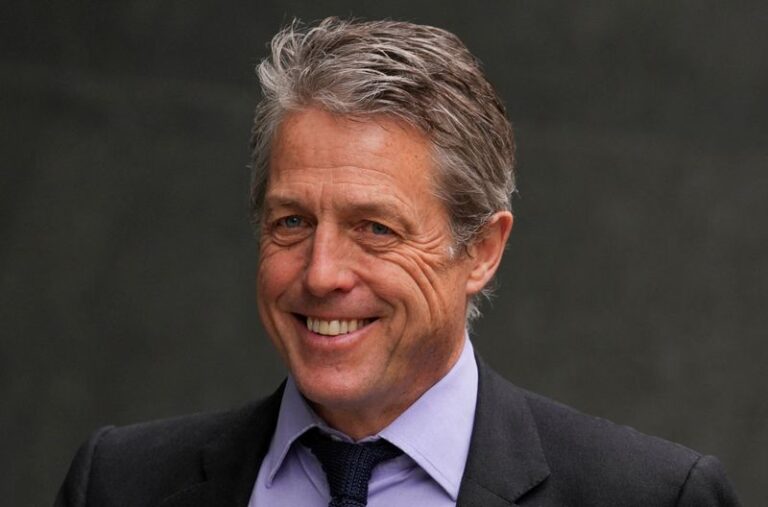 Ator Hugh Grant entra em acordo e encerra processo contra jornal inglês