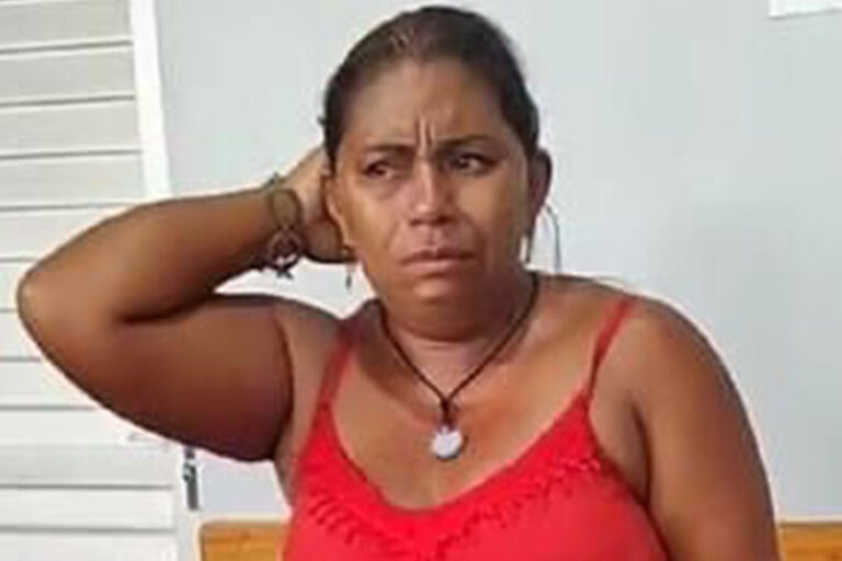 Mulher tenta fugir de abordagem policial e acaba presa com drogas