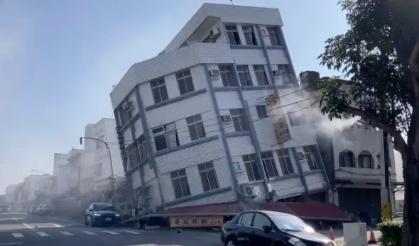 VÍDEO: Terremoto mais forte em 25 anos deixa 9 mortos e ao menos 800 feridos em Taiwan